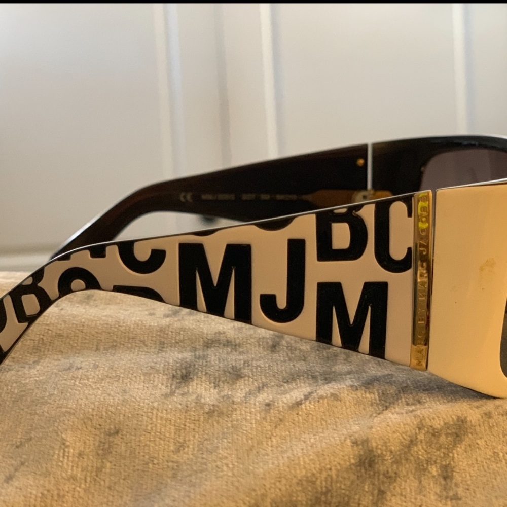 Sunglasses - Picture 3 of 6